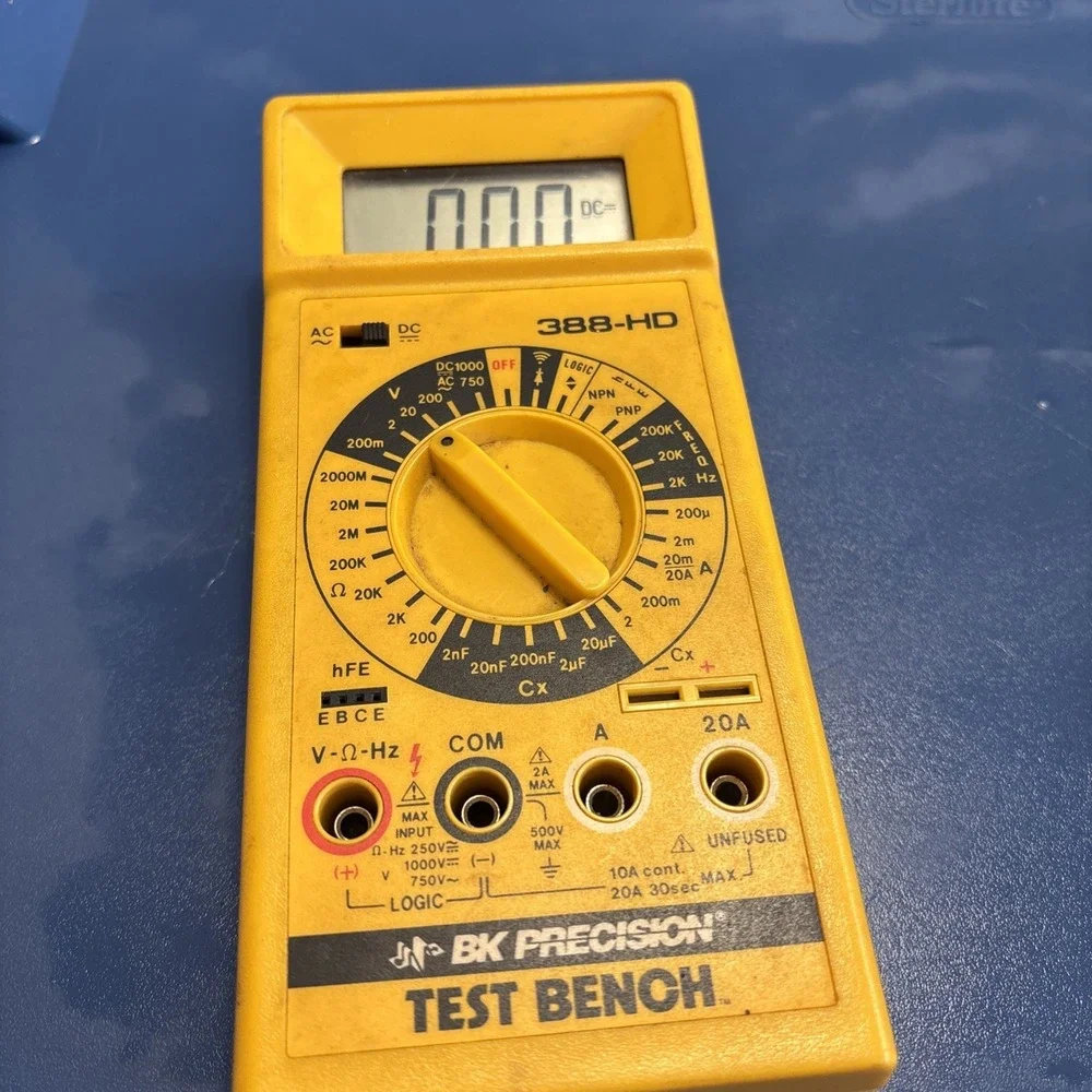 BK Precision 388-HD Digital Multimeter w Leads Fluke Carry Case Tested